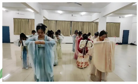 屏幕截图 2024-04-19 225259.png