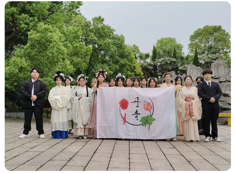 屏幕截图 2024-04-19 234810.png