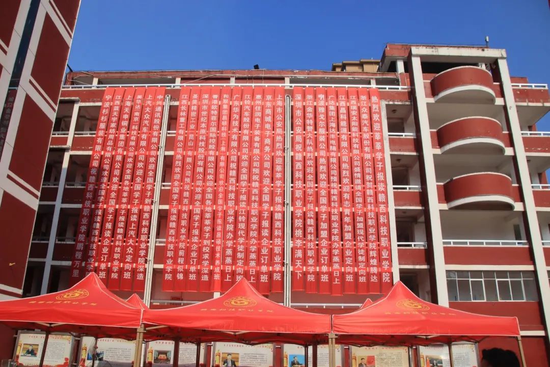 1725848789195243.jpg 1725848789195243.jpg