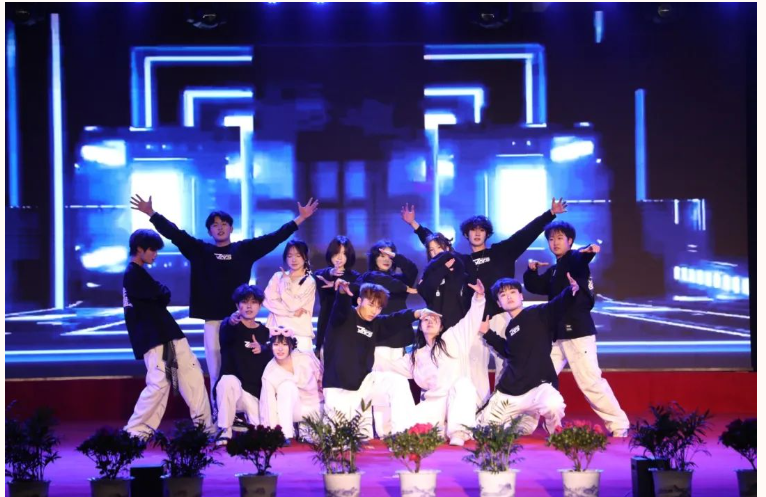 屏幕截图 2025-02-22 201506.png