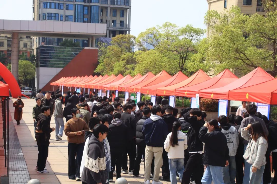 1743579373663557.jpg 1743579373663557.jpg