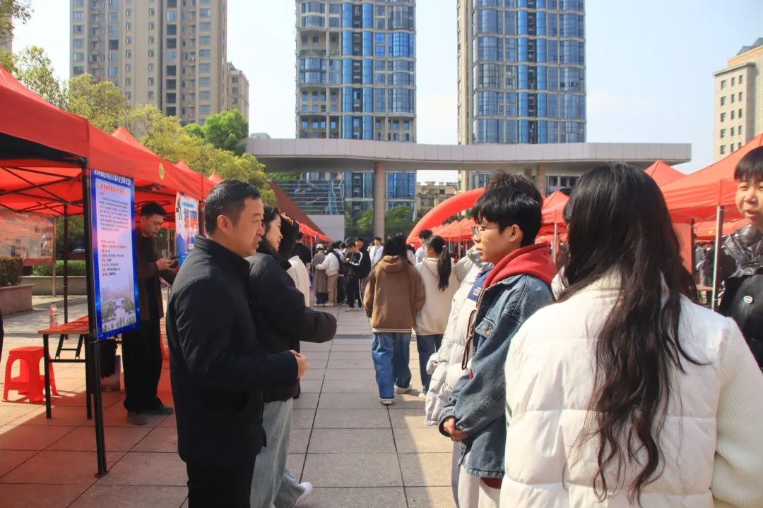 1743579489398707.jpg 1743579489398707.jpg