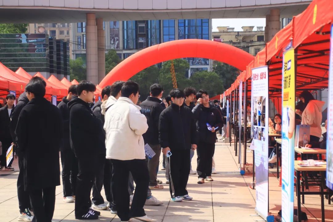 1743579620117383.jpg 1743579620117383.jpg