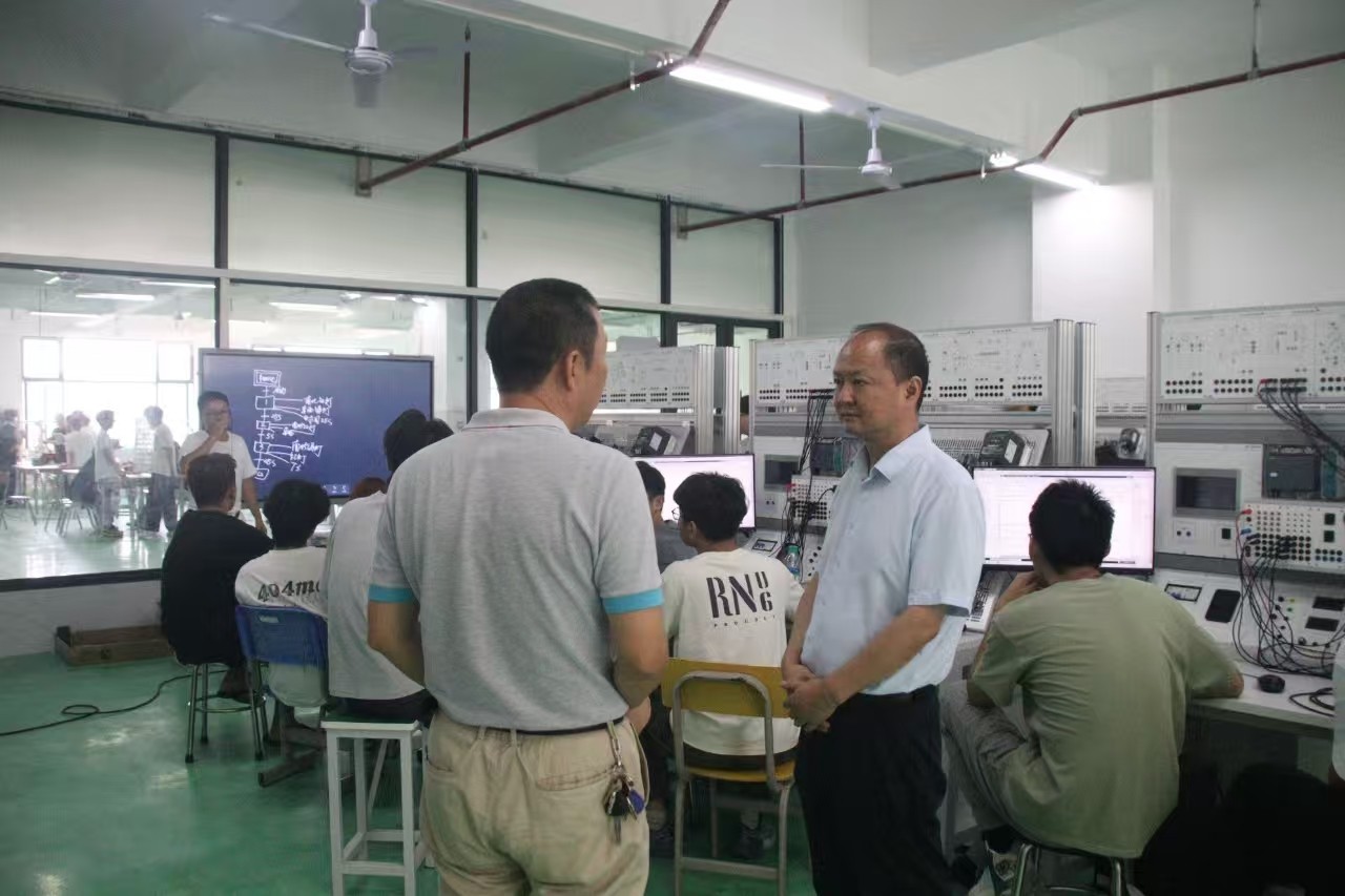 1758510525884519.jpg 1758510525884519.jpg